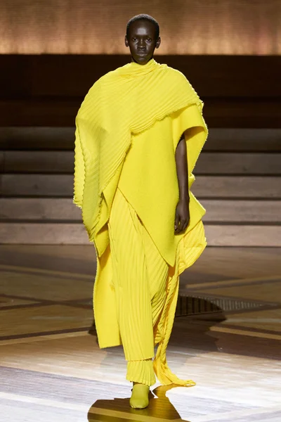 Look 43